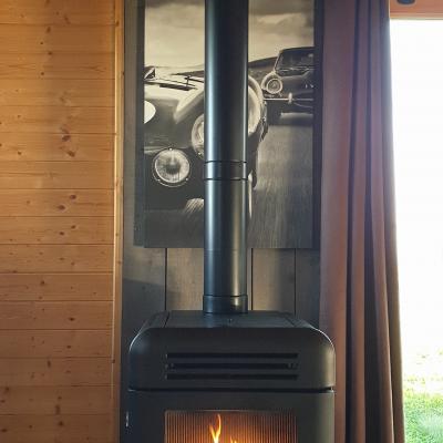 MCZ Théma 8kW MAESTRO sur conduit MODINOX PTR30 100mm + arrivée d'air raccordée (Mazaye)